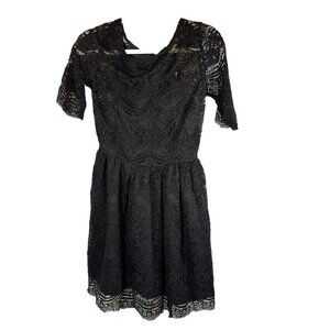 Cupcakes and Cashmere Dress Women’s‎ Black Lace short sleeves Size 2 Whimsigoth